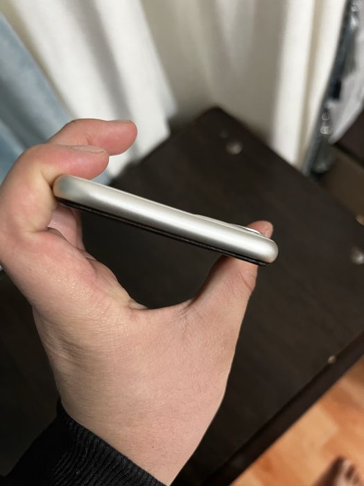 продам iphone 11