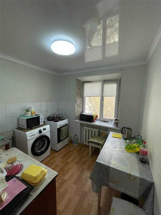 -Продам 2 комн на 1 микр по Республики. Этаж средний! Не угловая! - View 4