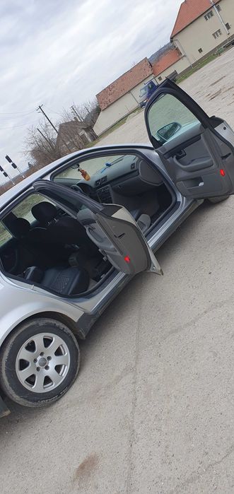 AUDI A4 2003 — imagine 2