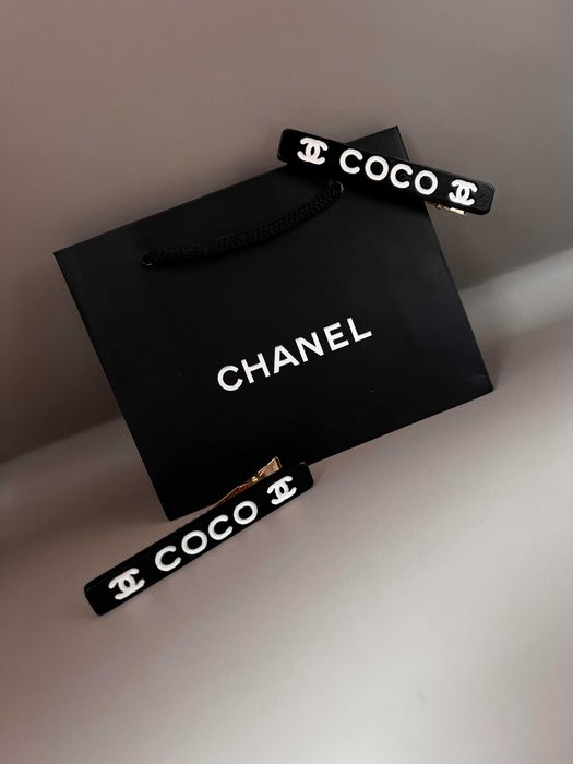 Висок клас фирмени аксесоари за коса Dior, Prada, Miu Miu, Chanel, Balenciaga и Valentino.