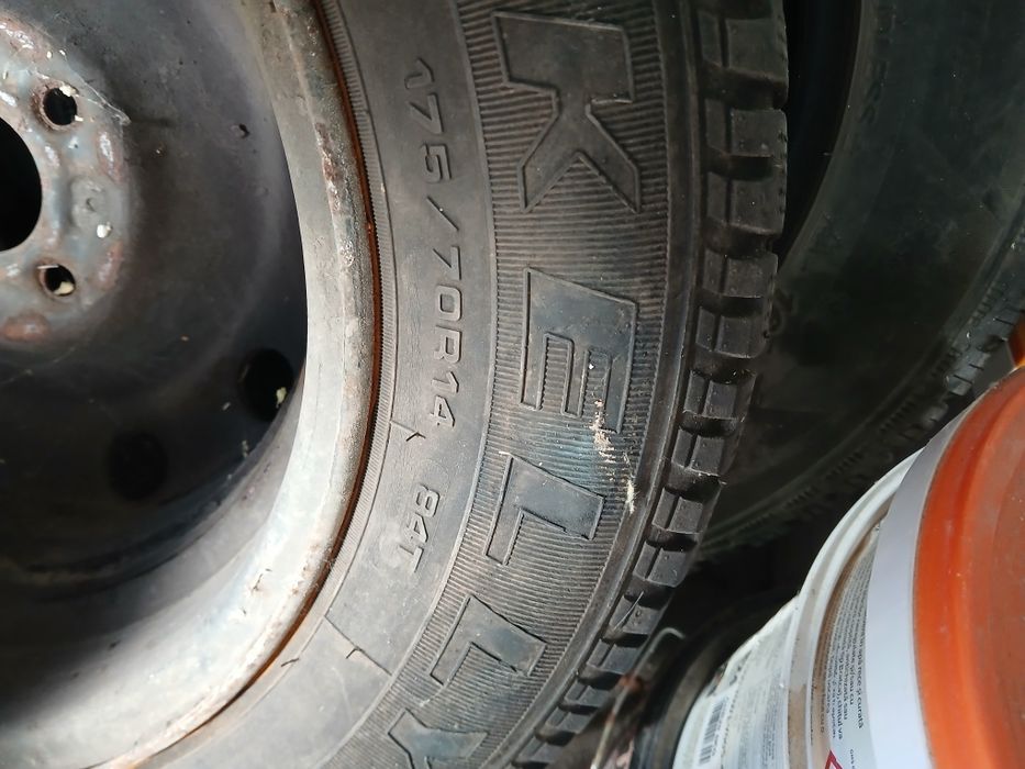 Cauciucuri 175×70×14,84T