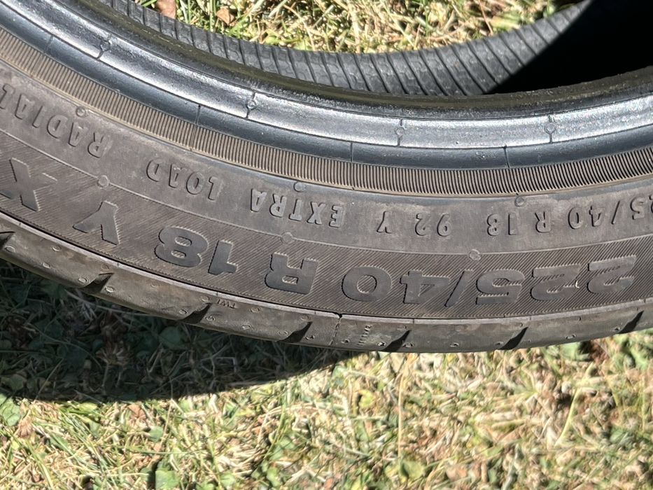 Se ofera spre vanzare 2 caucicuri Continental  R18