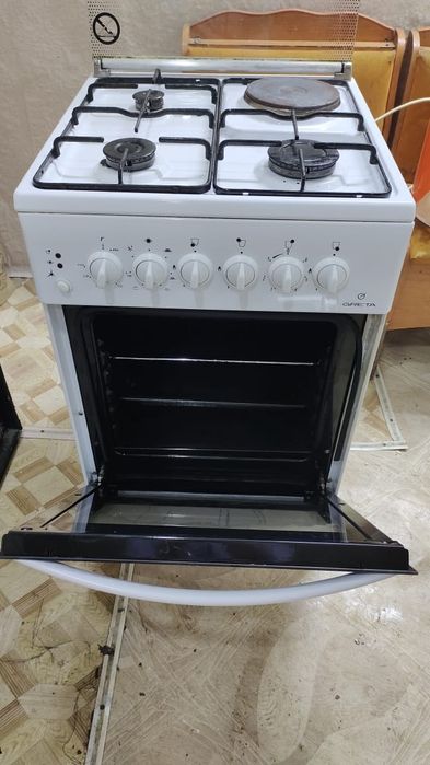 Продам газовую плиту