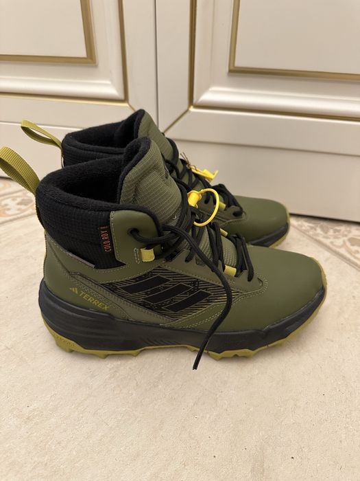 Зимние ботинки Adidas 40 размер