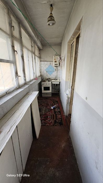 Узимизни уй сотилади 1 хона 3 этаж