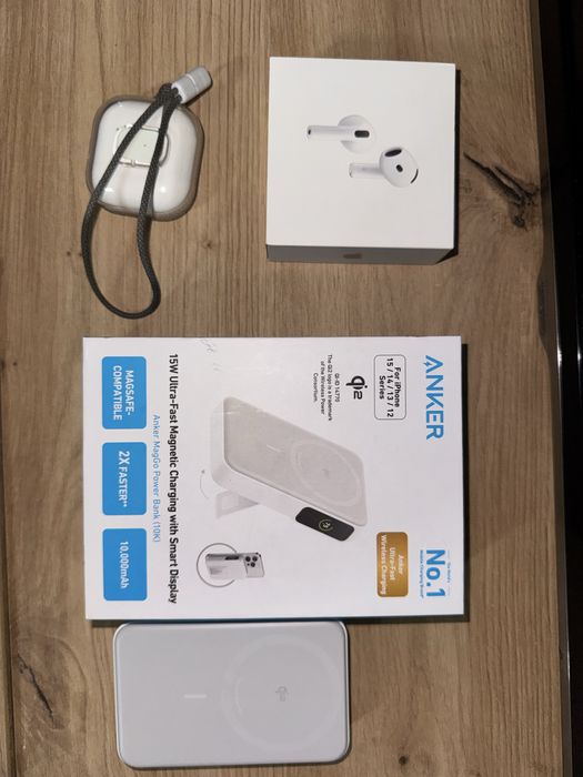 Baterie externa magnetica si casti apple