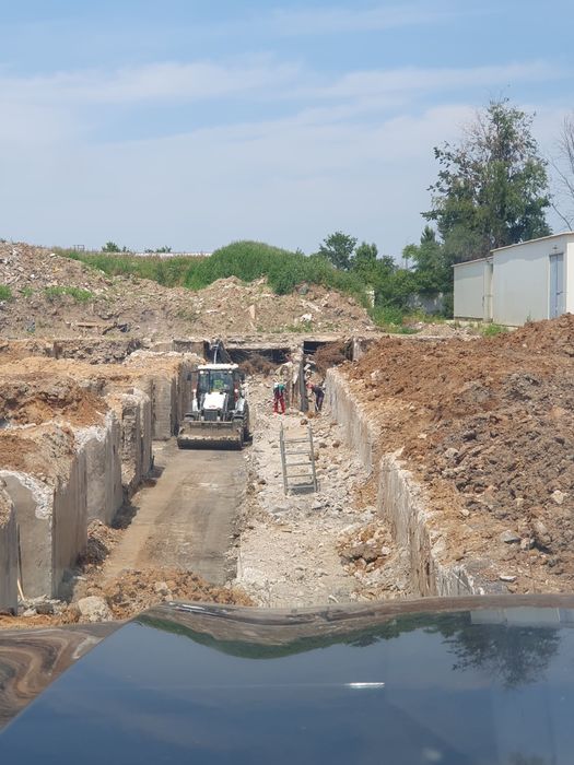 Buldoexcavator Excavator Buldo Bobcat Picon Foarfeca  Pulverizator