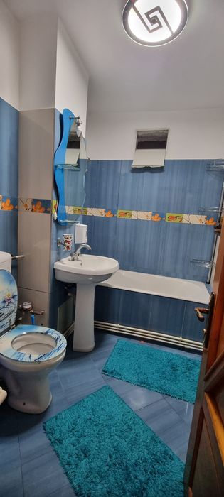 Inchiriez apartament 2 camere decomandat