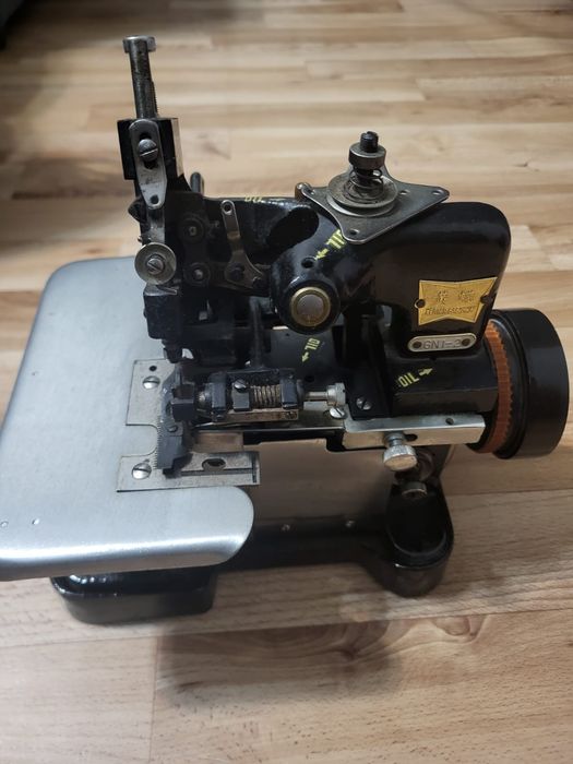 Швейная машина .Оверлок