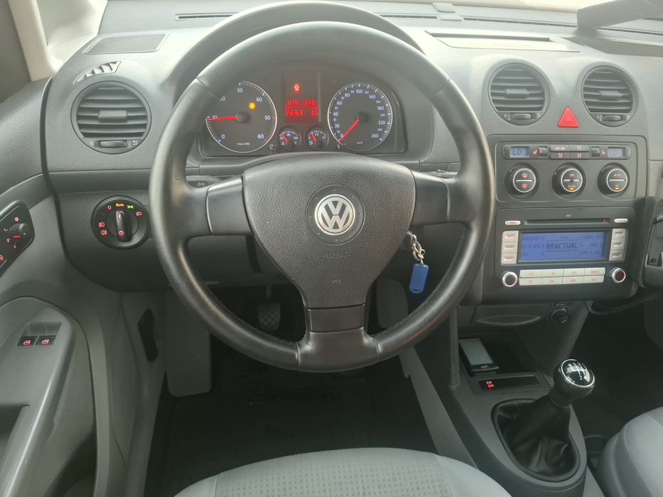 VOLKSWAGEN Caddy 2010 — imagine 5