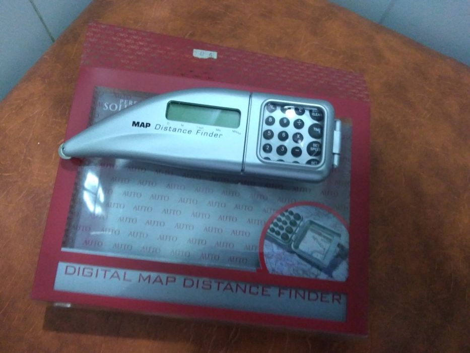 Calculator electronic distante harti