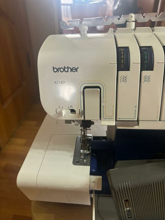 Оверлог brother 4234D