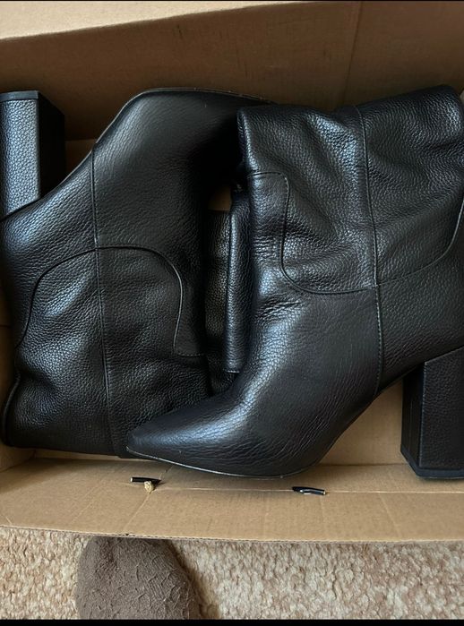 Сапоги
РАЗМЕР 36.