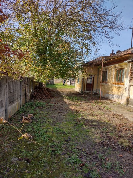 Casă din cărămidă + teren 3840 mp în Mazili, Vâlcea