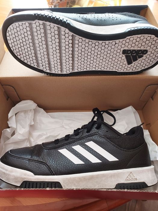 Спортни обувки Адидас 38.5