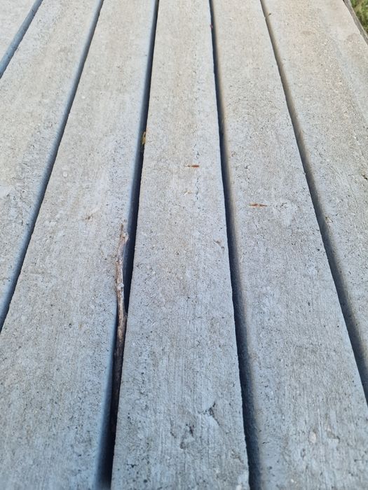 Нови бетонни колове размер 10/10/3м