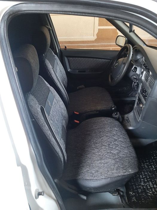 Neksiya avtomobili sotiladi