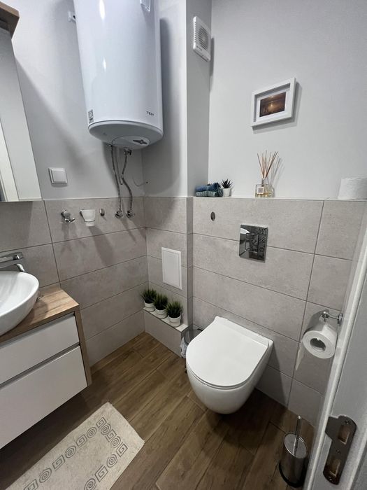 Дава се под наем Двустаен апартамент в к.к. Св.Св. Константин и Елена - 69 кв.м за 648.21 € - Снимка #4