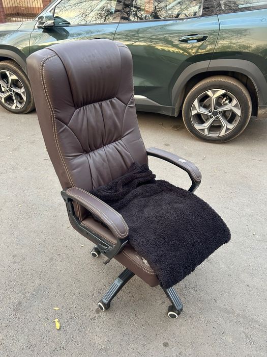 Кресло компьютерное на колесиках