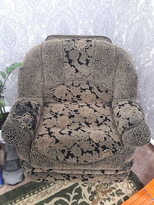 Продам диван и кресло