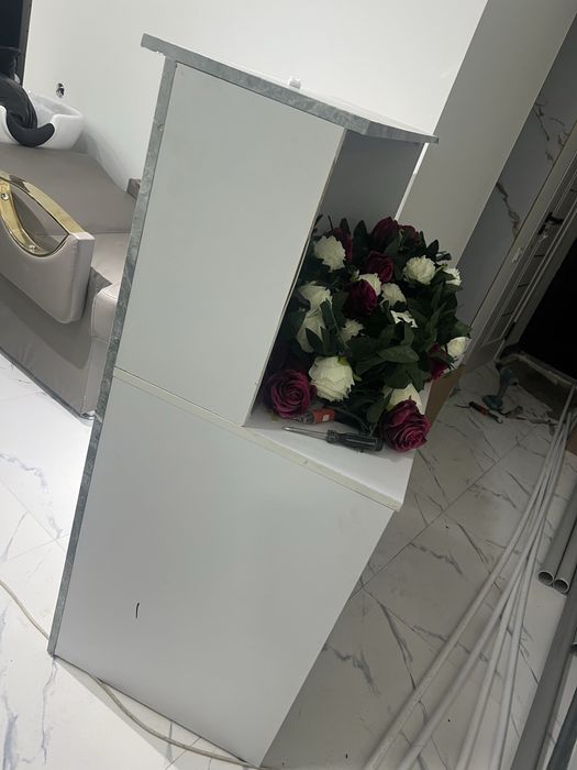 Mebel reseption uchun sotiladi ishlatilgan xolati yaxshi