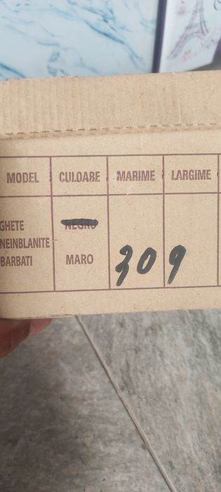 Ghete noi piele naturala,în stare absolut noua. 100 lei ambele perechi