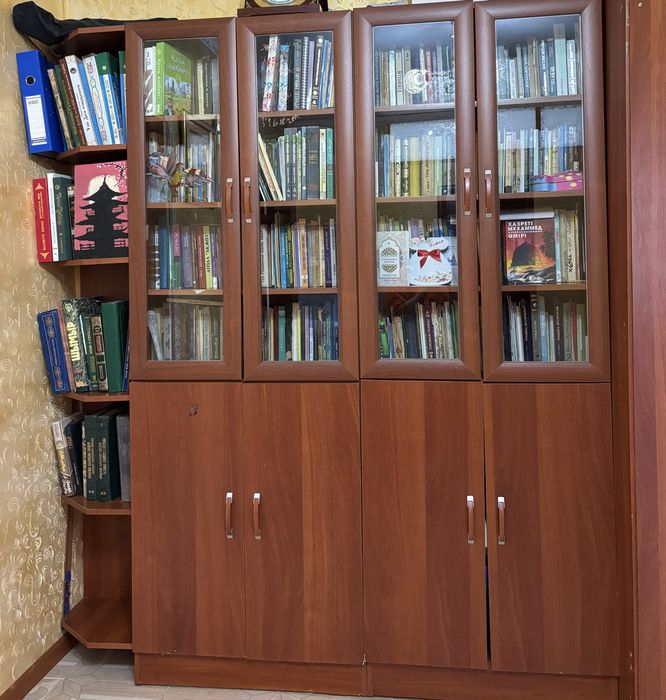 Книжный 2 шкафа.