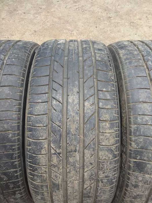 Продам 4 летние шины 255/40 R19.