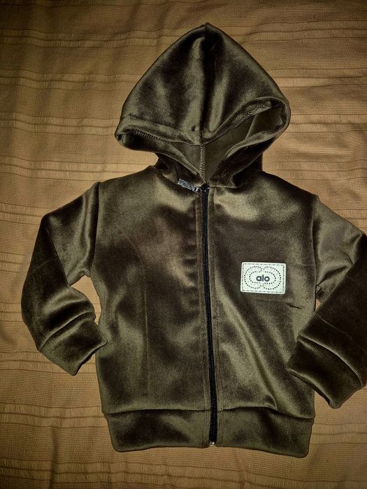 Kiyimlar tikamiz xoxlagan uslubda