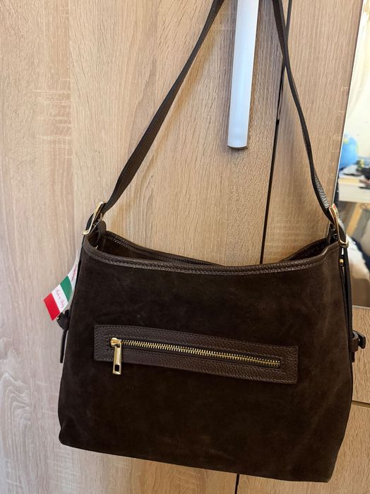 Дамска чанта от естествен велур