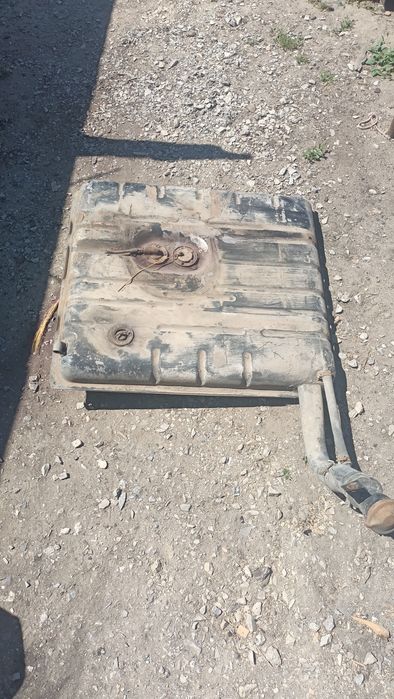 Продам бензобак Волга