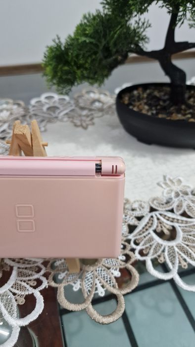 Consolă Nintendo DS roz