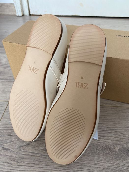 Vand pantofiori de piele Zara