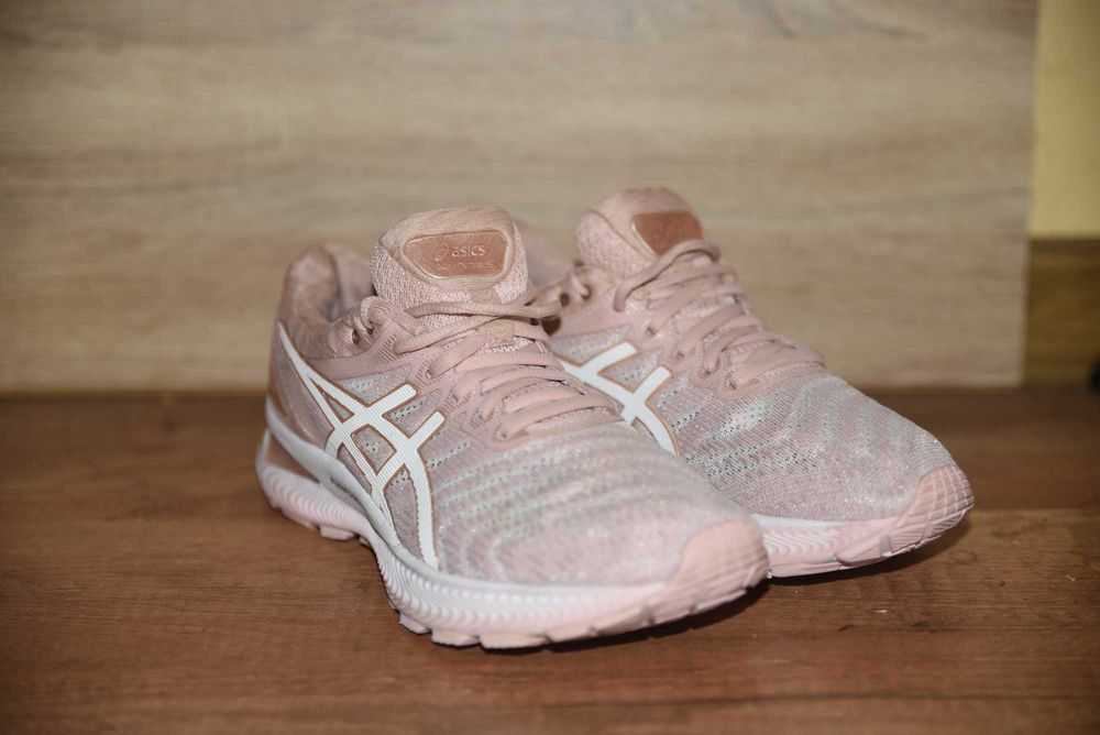 Оригинални Маратонки Asics GEL Nimbus 22 , 39 номер.