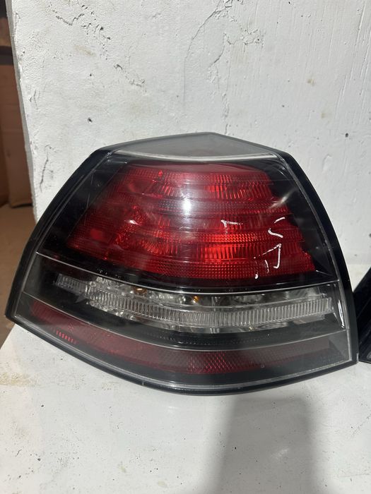 Задние фонари на Holding  Comodore