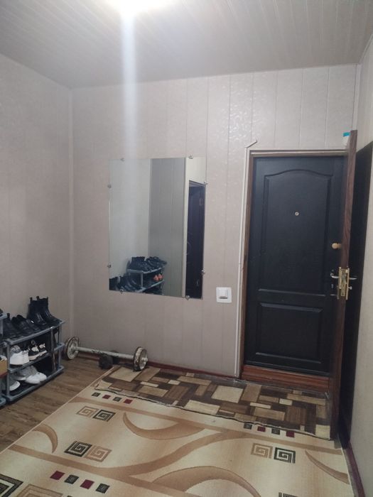 Продаётся 3комнатная квартира , 4этаж,9микрорайон по середине,не торце