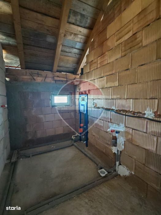 Casă cu 5 camere, de vânzare în Râșnov, Brasov
