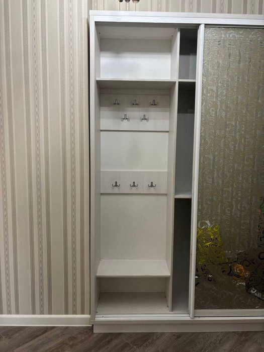 Продам Шкаф-купе с обувницей