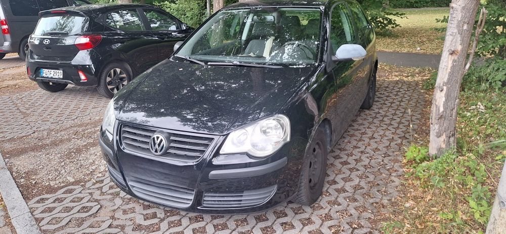 VOLKSWAGEN Polo