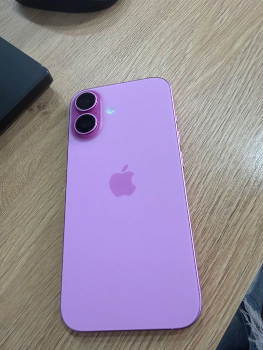 iPhone 16 pink + калъф