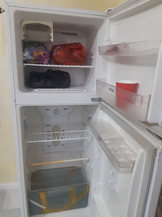 Продаётся холодильник Samsunc