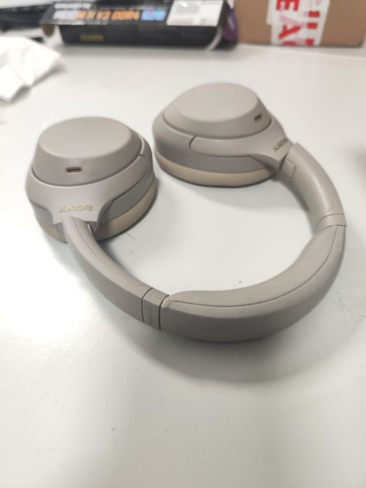 Casti over ear Sony WM-XM4