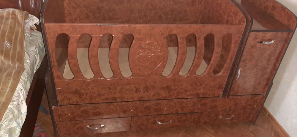 Мастер по мебели