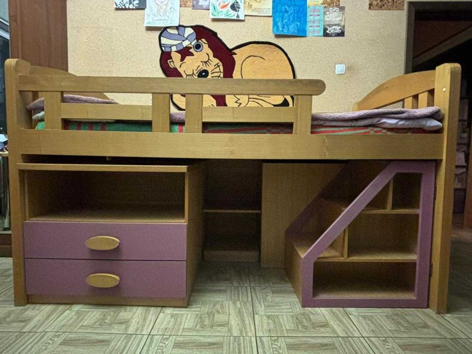 Продам комплект детской мебели