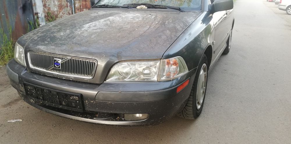 Волво v40 на части 1.8 122 коня бензин 2001год