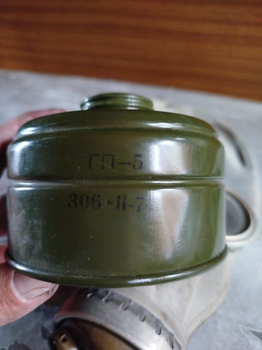 Продам два противогаза