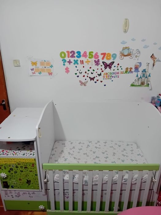 Pătuț copil transformabil de la bebeluș la junior