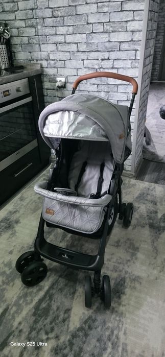 Продам коляску Lorelli