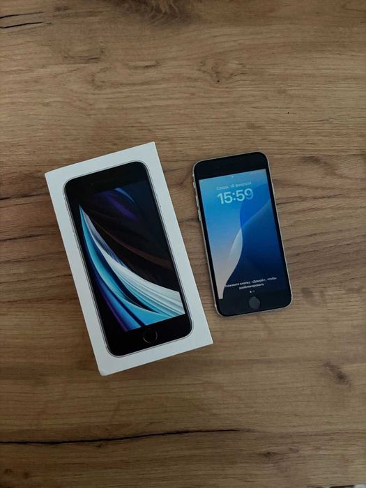 iPhone SE 64 GB в отличном состоянии