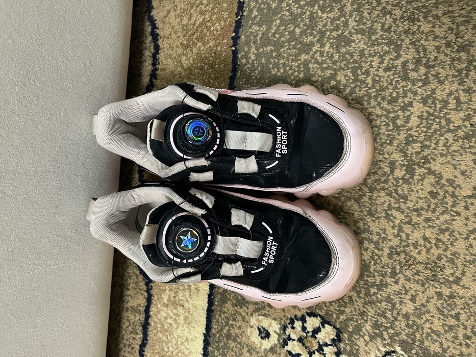 Кроссовки детские